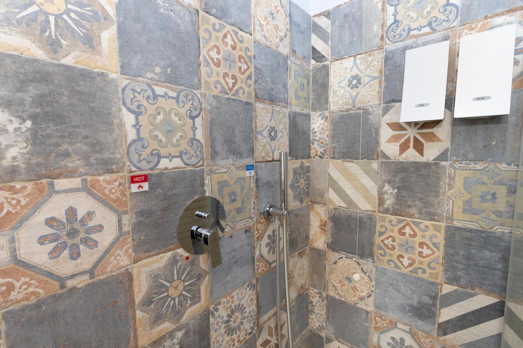 Romano Suite B9 المظهر الخارجي الصورة